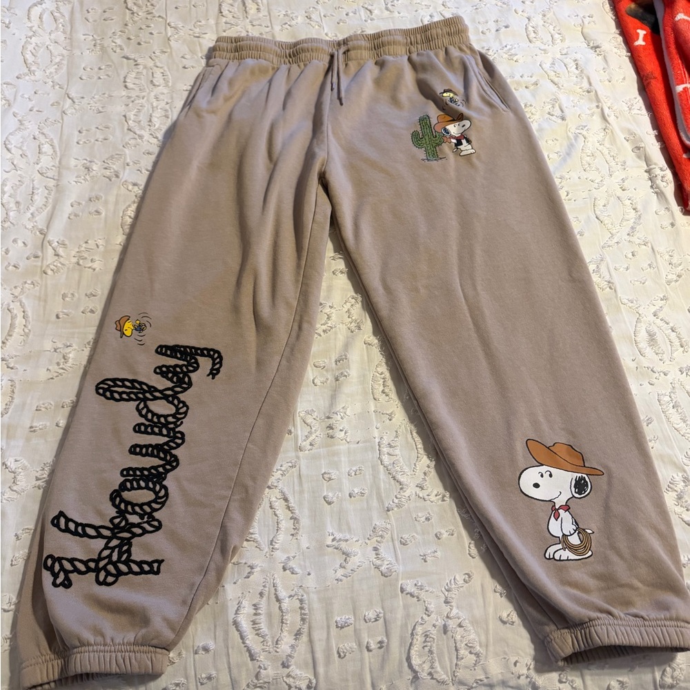 Aeropostale Beige Snoopy Joggers